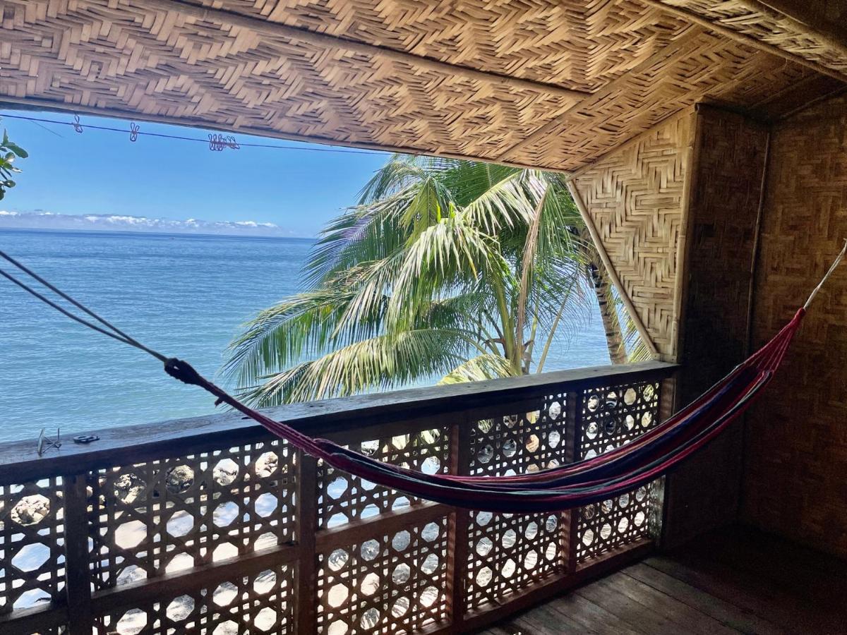 Borbon'S Treehouse By The Sea Bed & Breakfast Mambajao Eksteriør bilde
