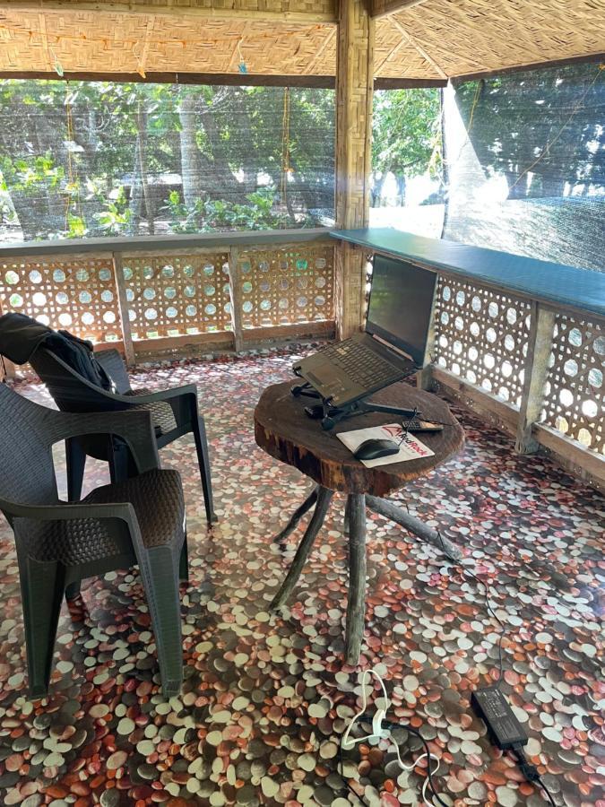 Borbon'S Treehouse By The Sea Bed & Breakfast Mambajao Eksteriør bilde
