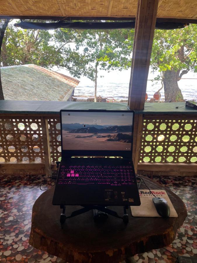 Borbon'S Treehouse By The Sea Bed & Breakfast Mambajao Eksteriør bilde