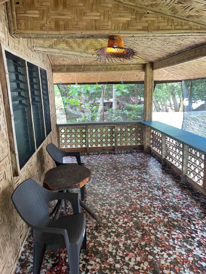 Borbon'S Treehouse By The Sea Bed & Breakfast Mambajao Eksteriør bilde