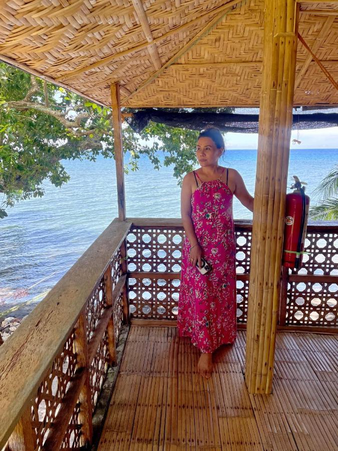 Borbon'S Treehouse By The Sea Bed & Breakfast Mambajao Eksteriør bilde