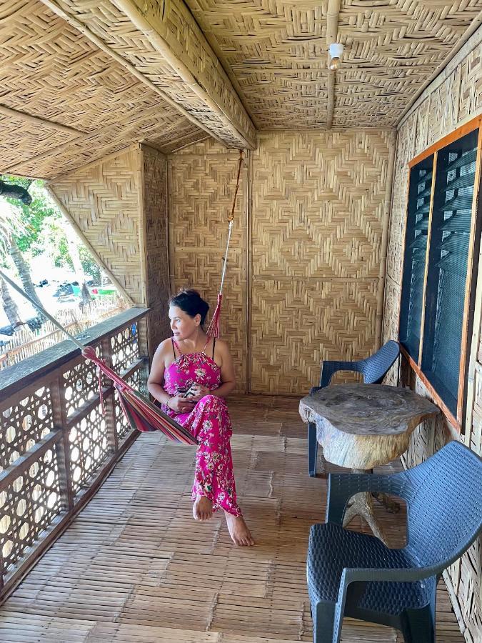 Borbon'S Treehouse By The Sea Bed & Breakfast Mambajao Eksteriør bilde