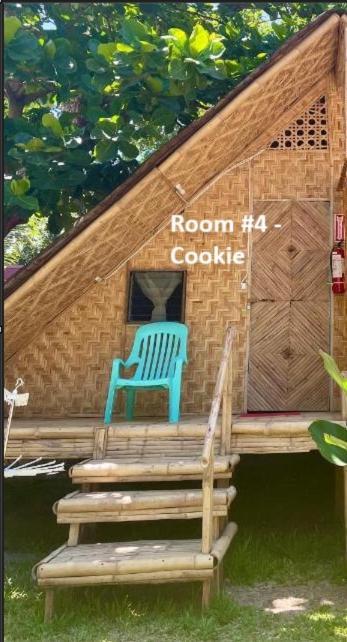 Borbon'S Treehouse By The Sea Bed & Breakfast Mambajao Eksteriør bilde